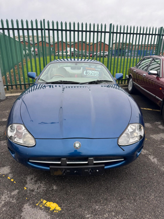 JAGUAR XK8