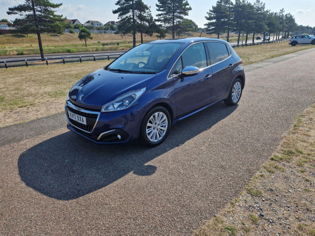 PEUGEOT 208 1.2 PureTech Allure