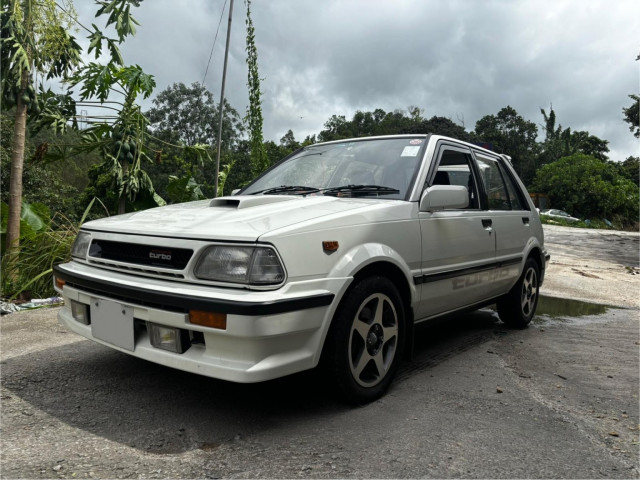 TOYOTA STARLET