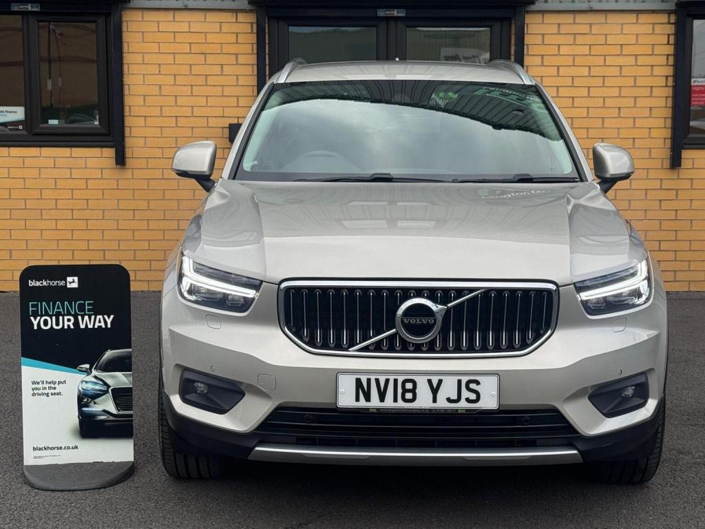 VOLVO XC40