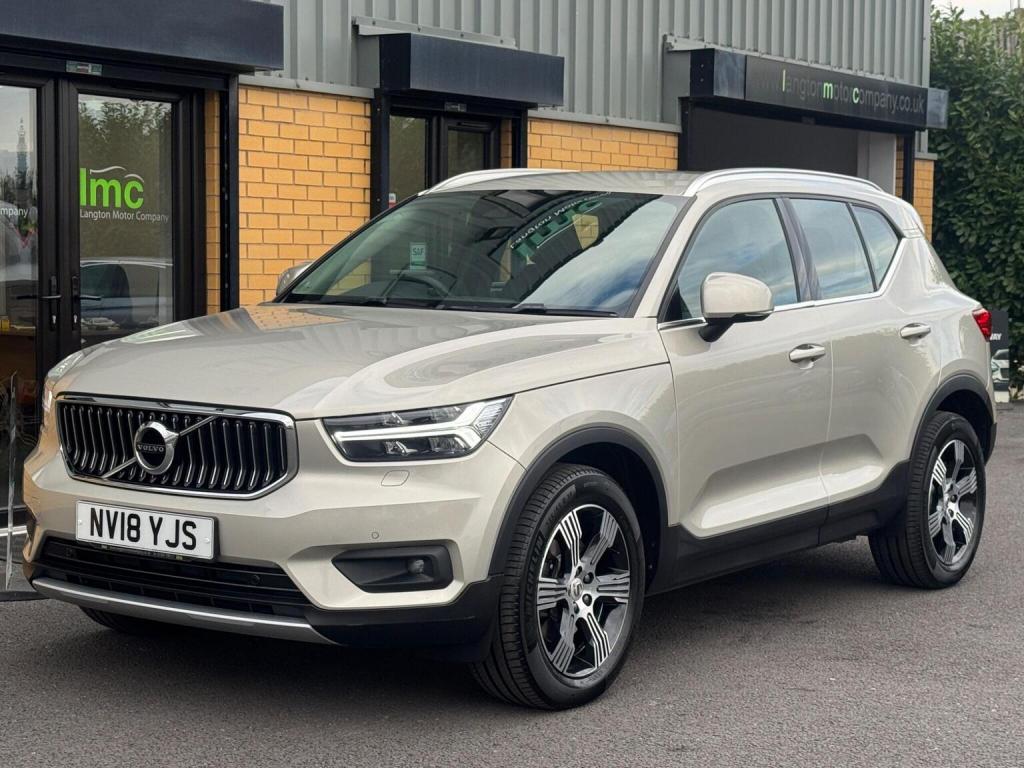 VOLVO XC40
