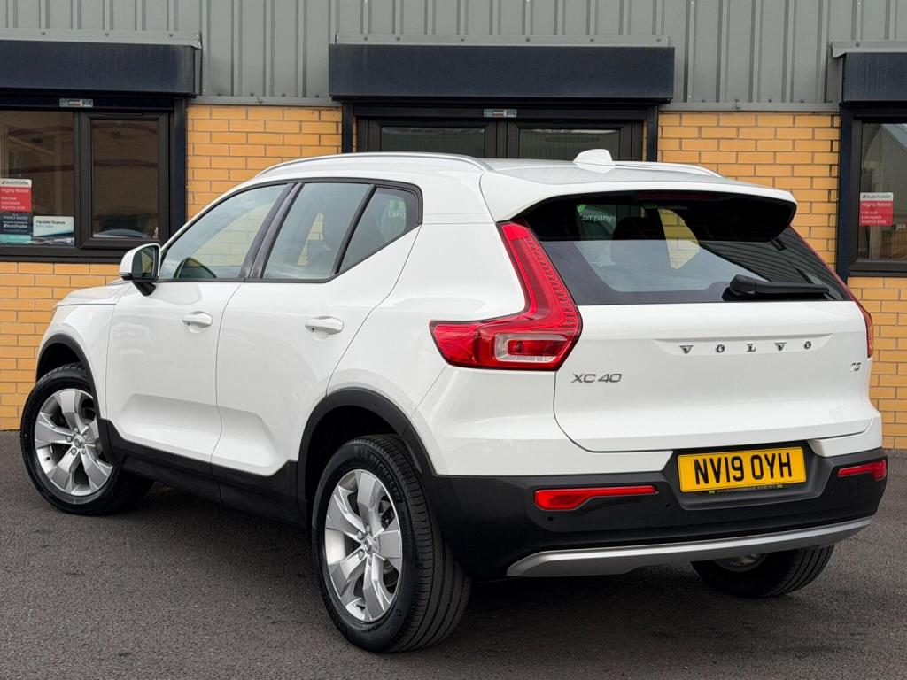 VOLVO XC40