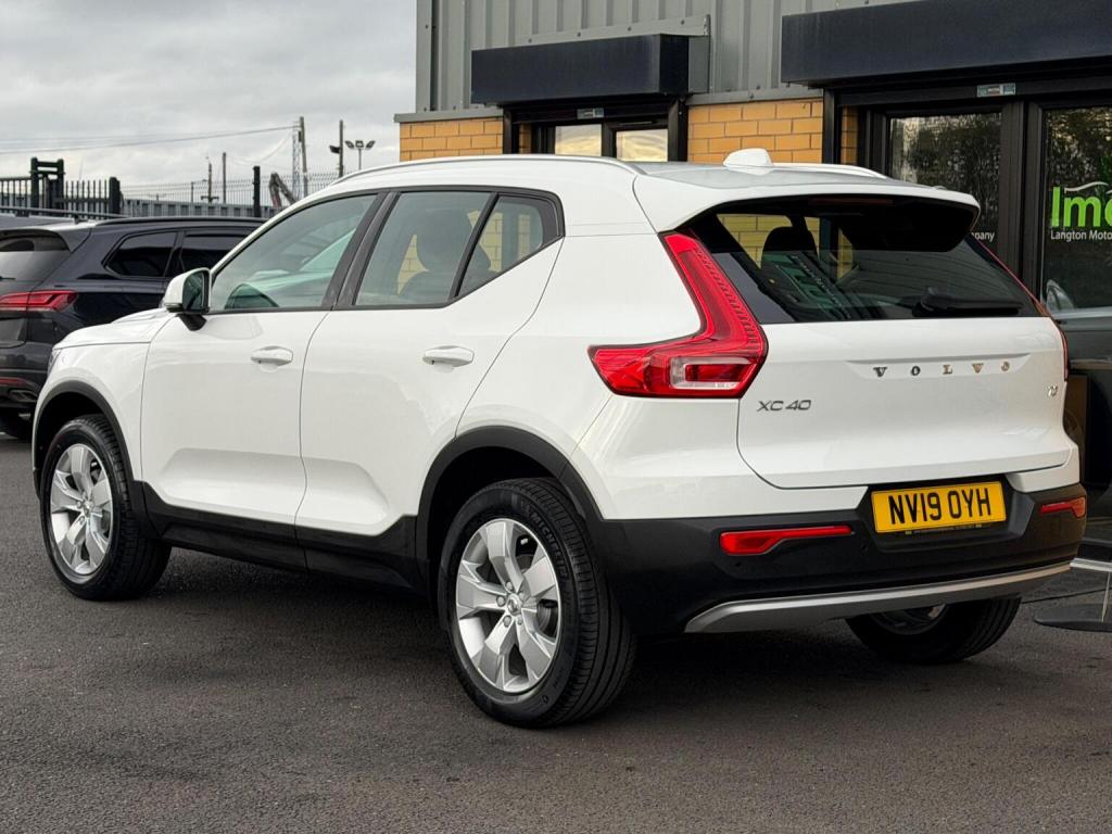 VOLVO XC40