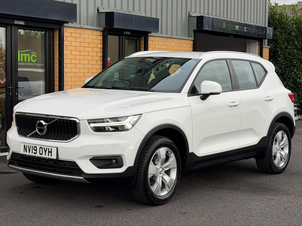 VOLVO XC40