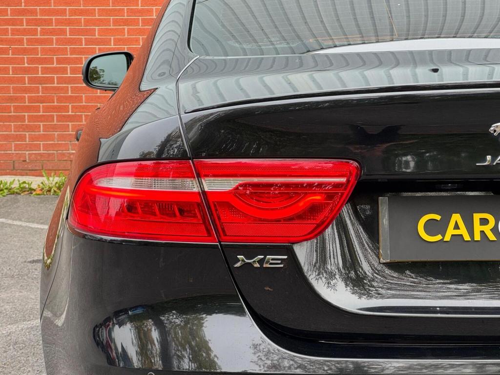 JAGUAR XE