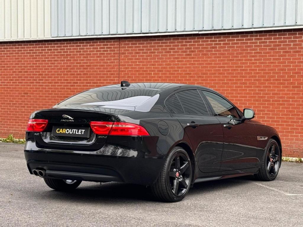 JAGUAR XE