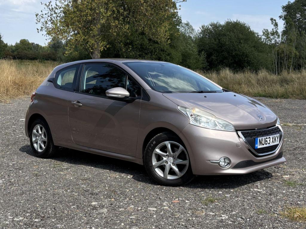 PEUGEOT 208 1.2 VTi Active