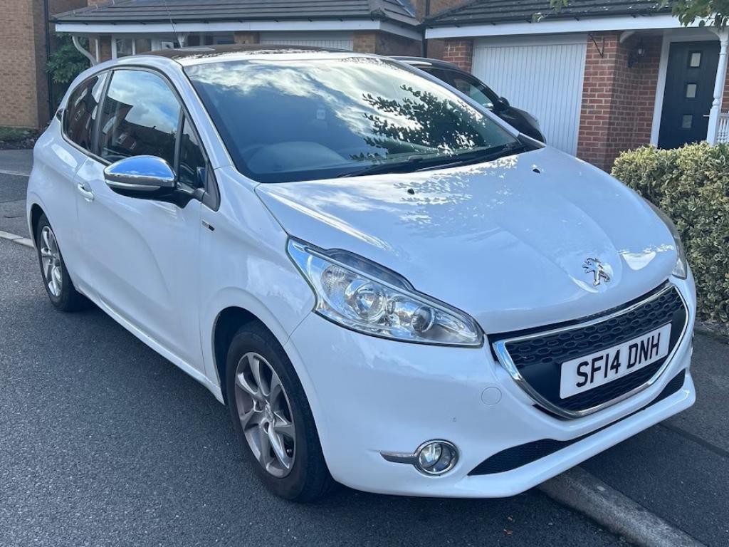 PEUGEOT 208 1.2 VTi Style