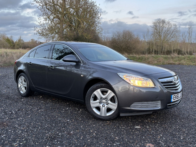 VAUXHALL INSIGNIA 2011