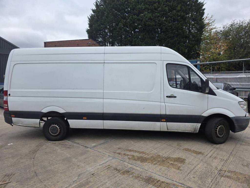 MERCEDES-BENZ SPRINTER