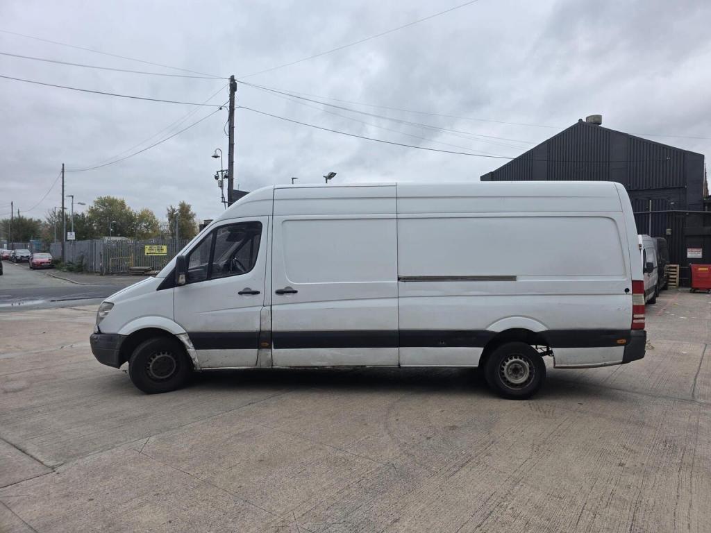MERCEDES-BENZ SPRINTER