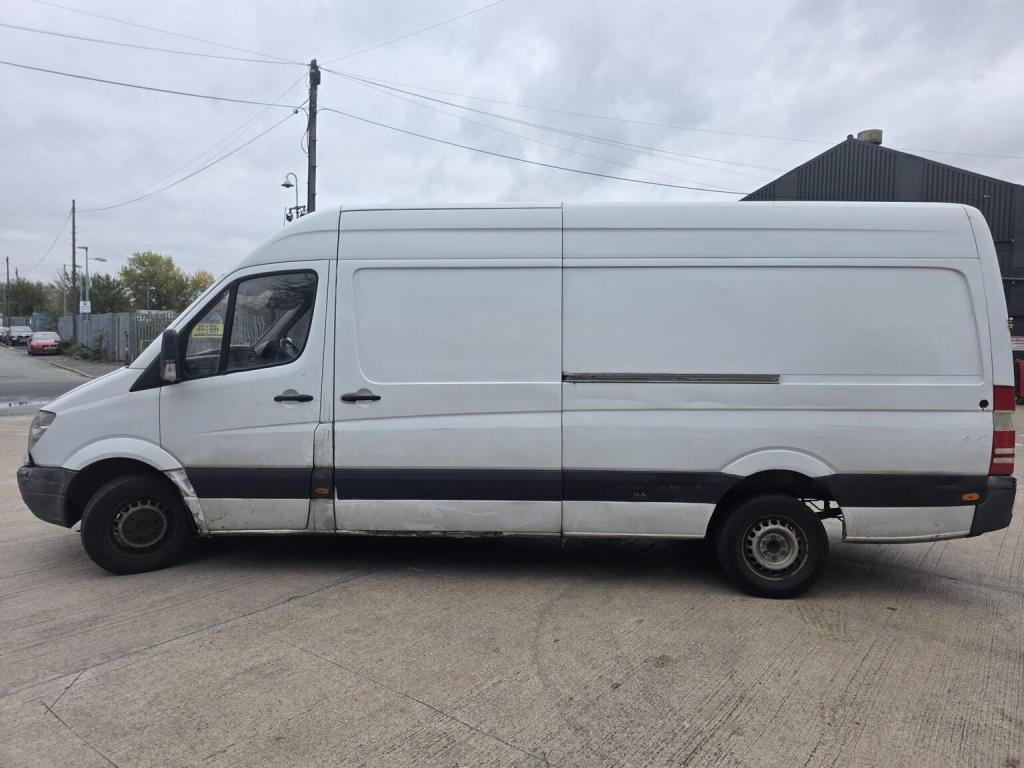 MERCEDES-BENZ SPRINTER