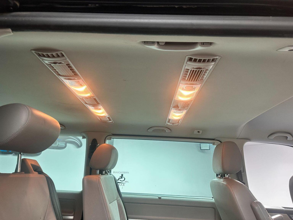 VOLKSWAGEN CARAVELLE