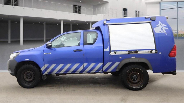 TOYOTA HILUX