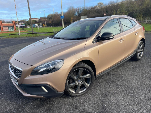 VOLVO V40 CROSS COUNTRY