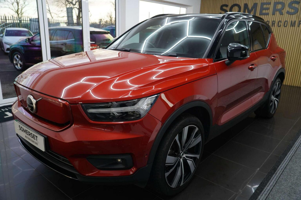 VOLVO XC40