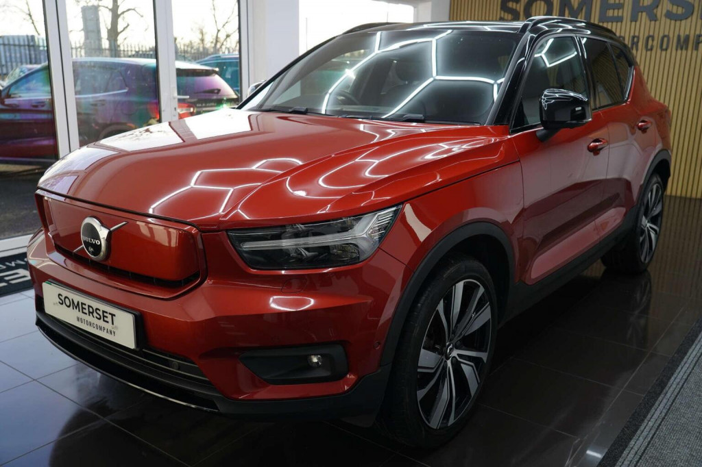 VOLVO XC40