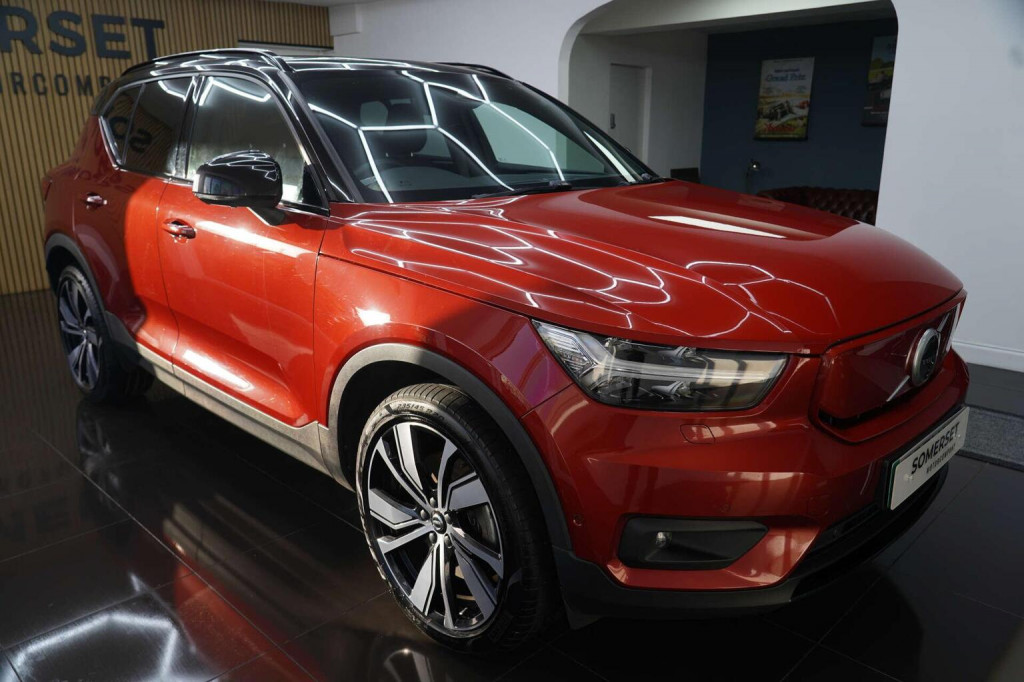 VOLVO XC40