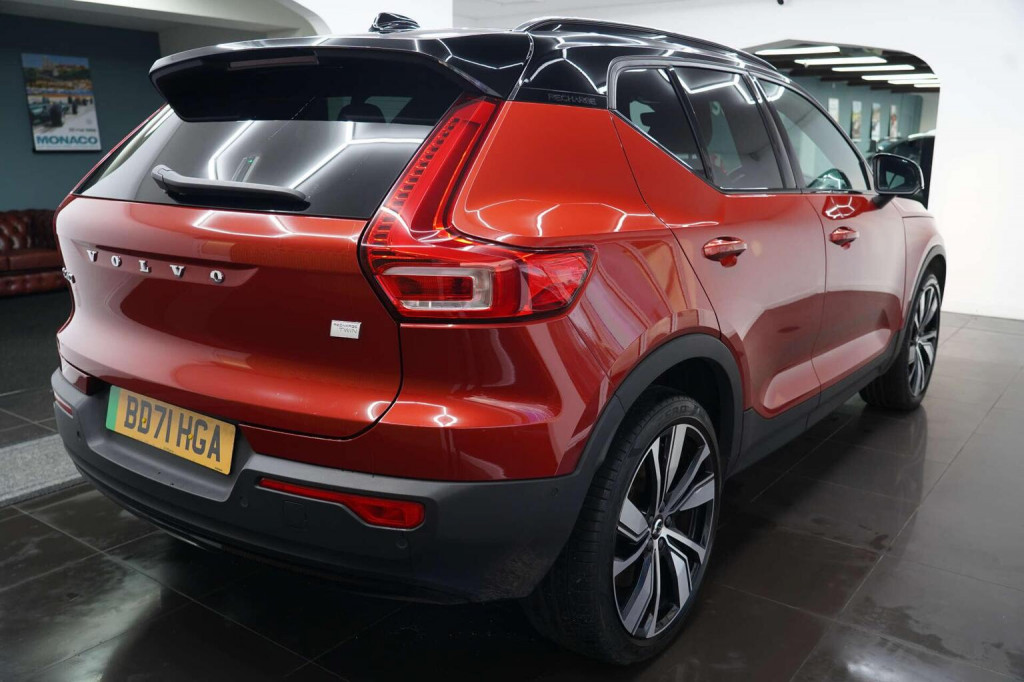 VOLVO XC40