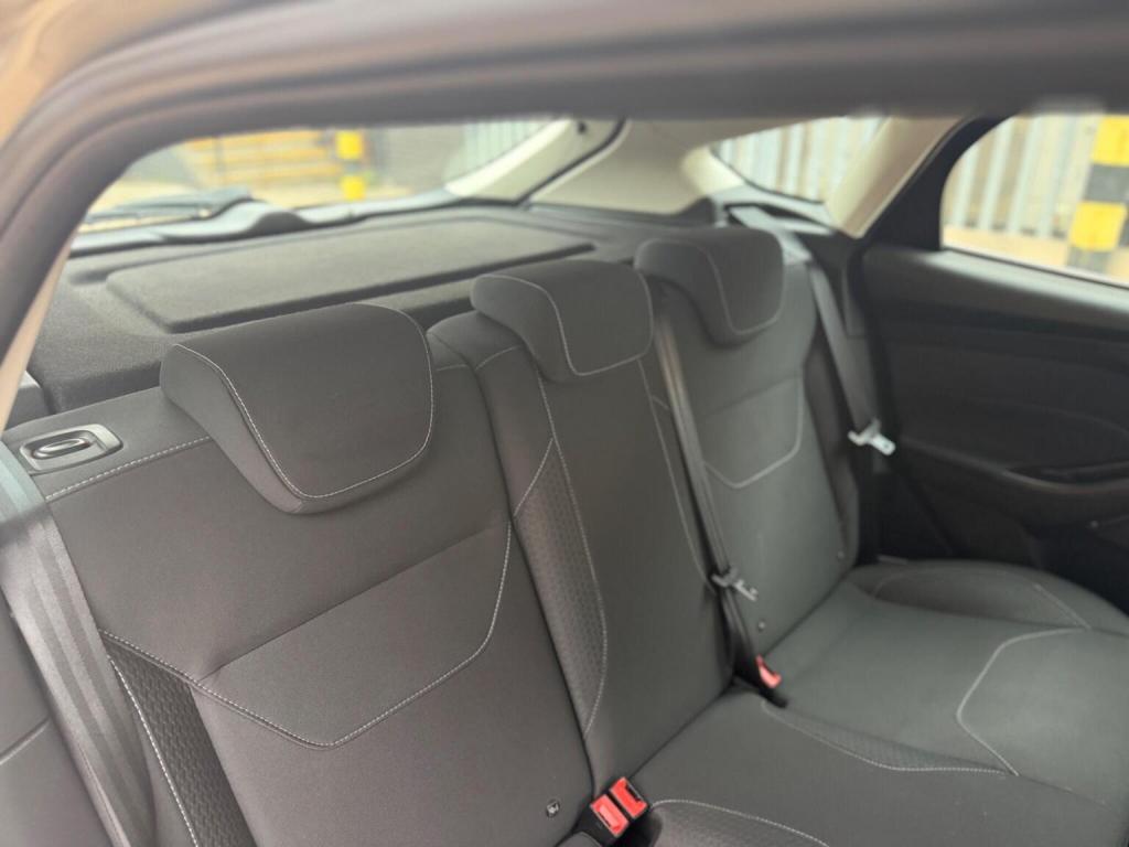 FORD FOCUS