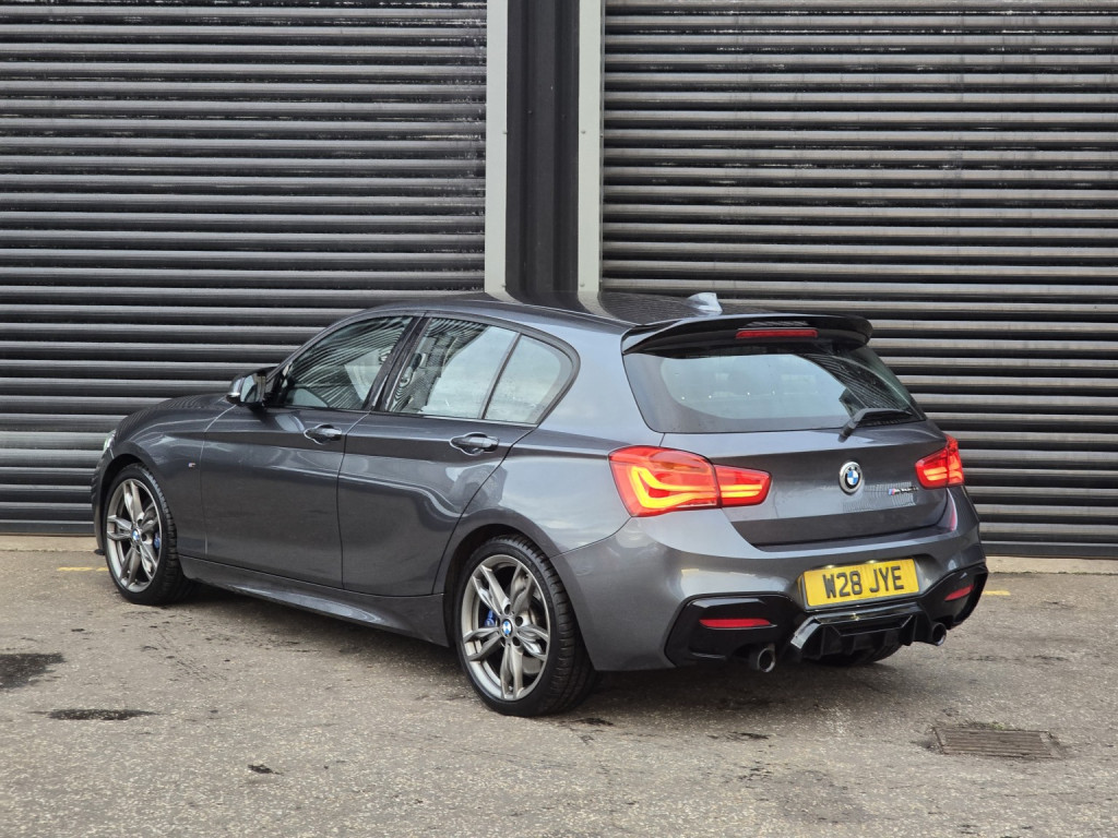 BMW 1 SERIES