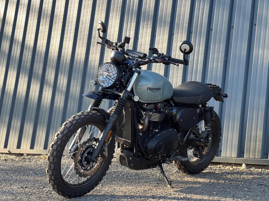 TRIUMPH Street Scrambler