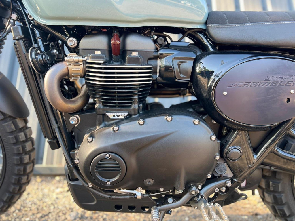 TRIUMPH Street Scrambler