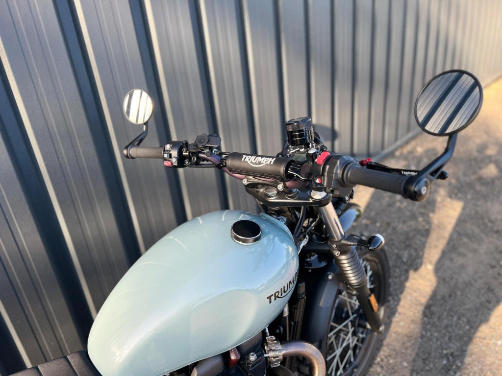 TRIUMPH Street Scrambler