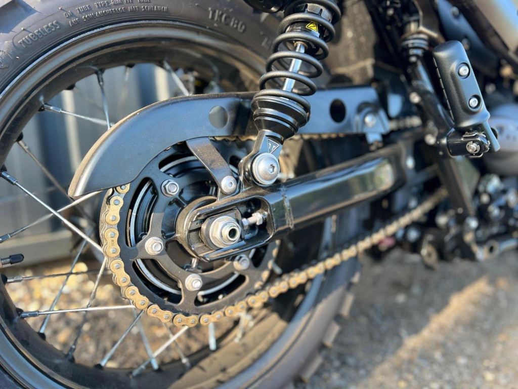 TRIUMPH Street Scrambler