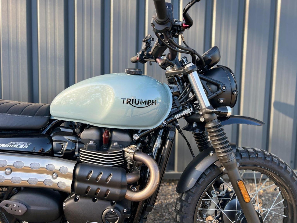 TRIUMPH Street Scrambler
