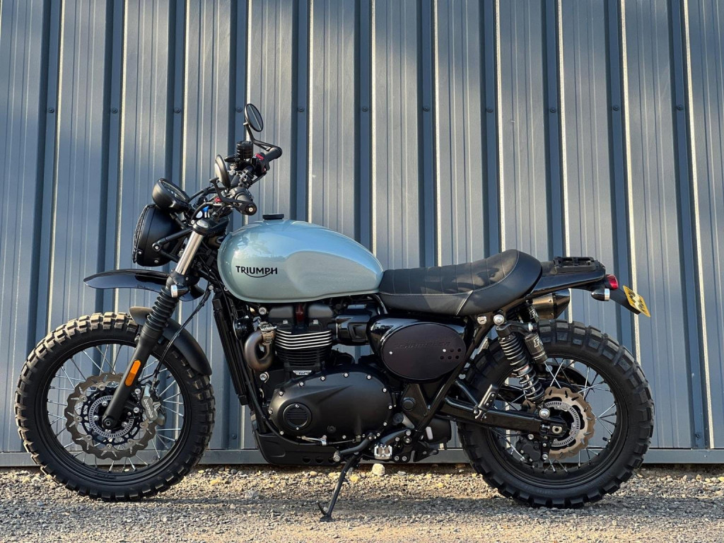 TRIUMPH Street Scrambler