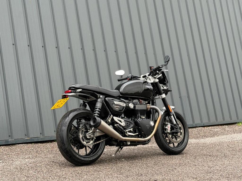 TRIUMPH SPEED TWIN