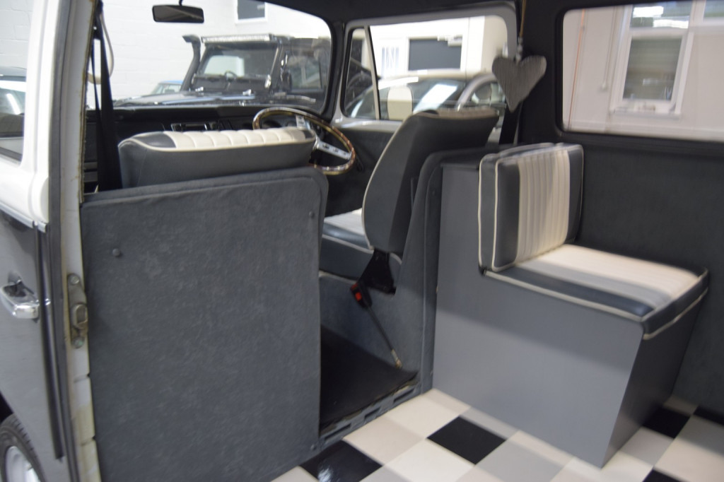 VOLKSWAGEN T2
