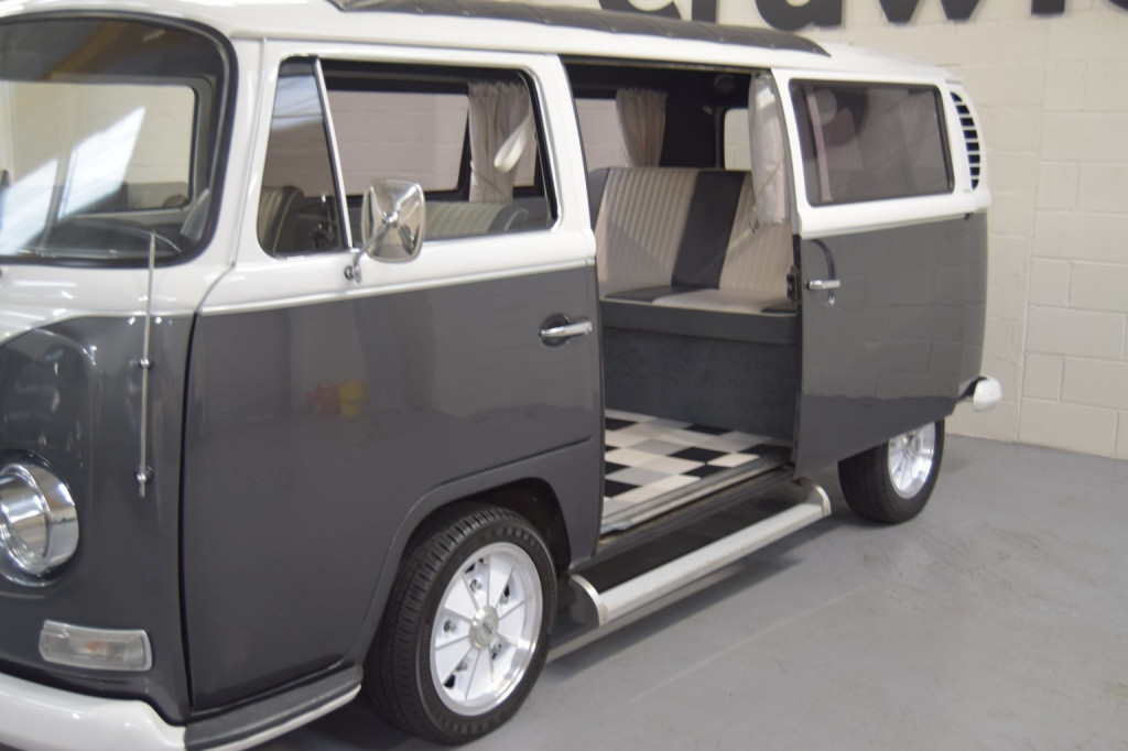 VOLKSWAGEN T2