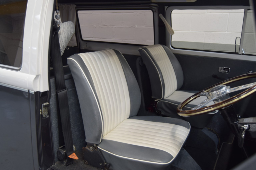 VOLKSWAGEN T2