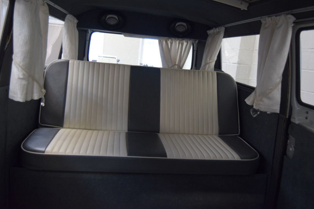 VOLKSWAGEN T2