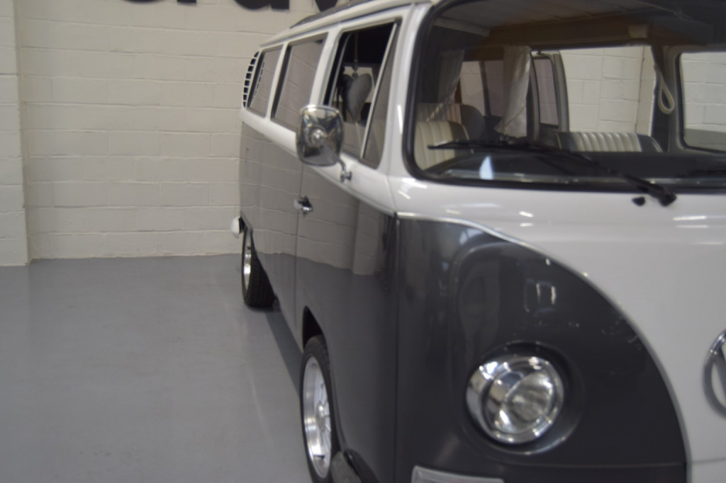 VOLKSWAGEN T2