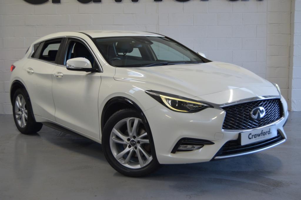 INFINITI Q30
