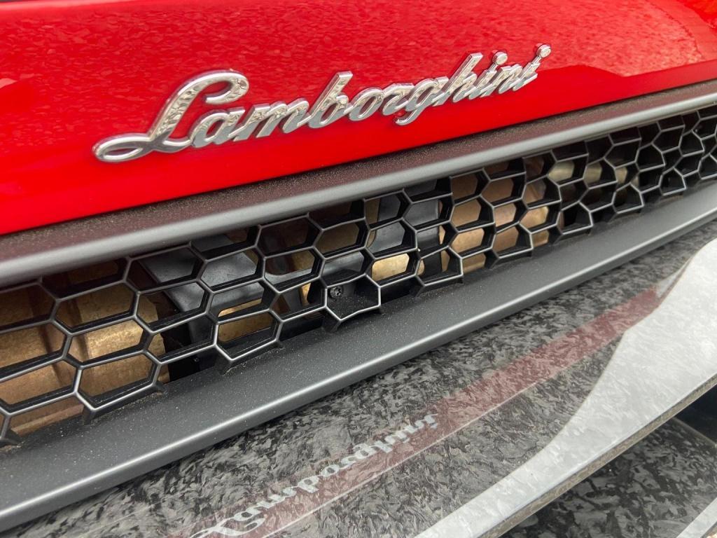 LAMBORGHINI HURACAN