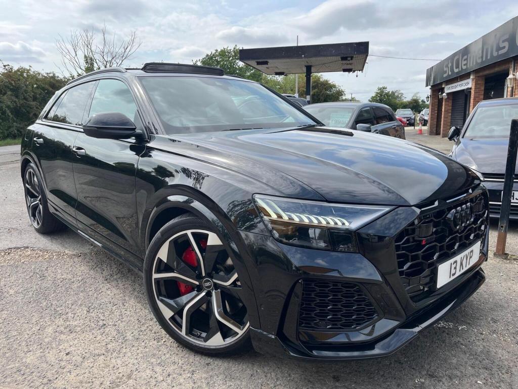 AUDI RSQ8