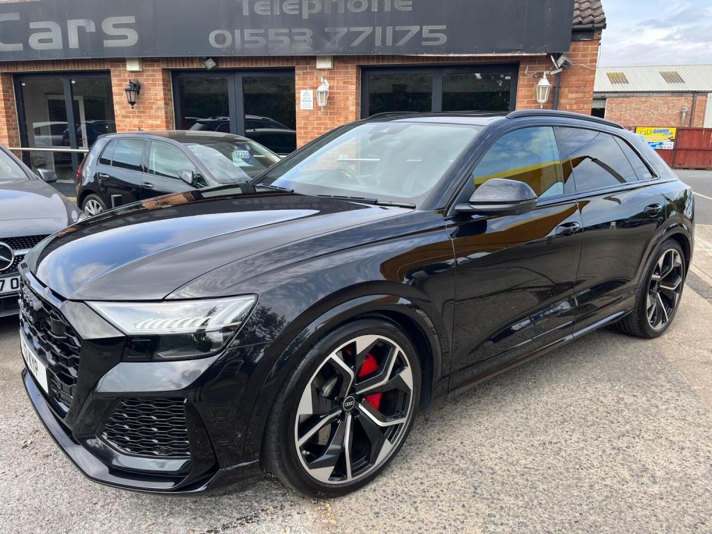 AUDI RSQ8