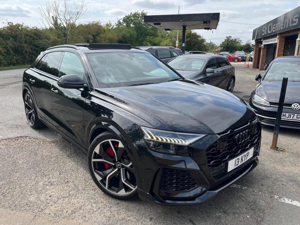 AUDI RSQ8