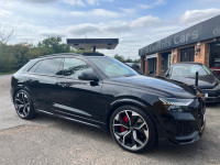 AUDI RSQ8