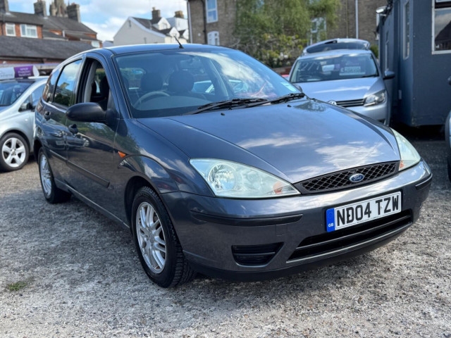 FORD FOCUS 1.6 i 16v LX