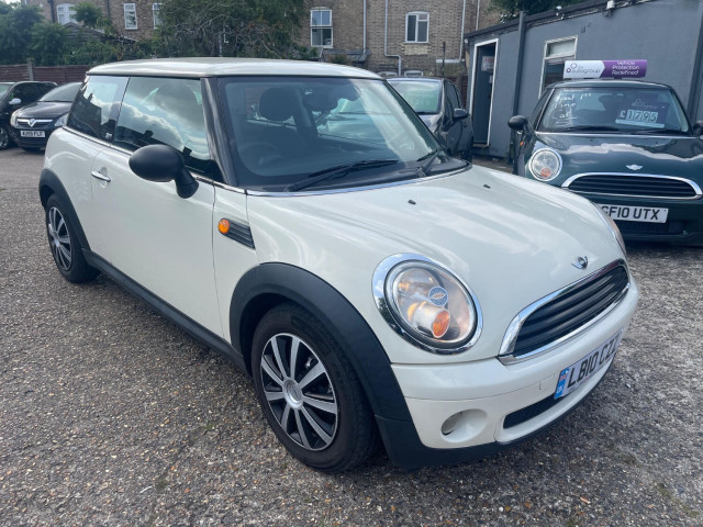 MINI HATCH 1.6 First Hatch