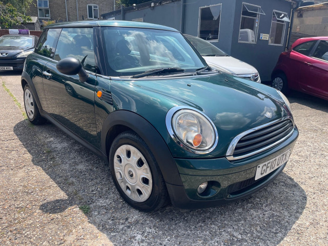 MINI HATCH 1.6 First Hatch