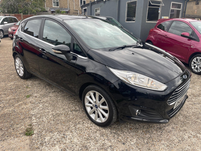 FORD FIESTA 1.0 T EcoBoost Titanium