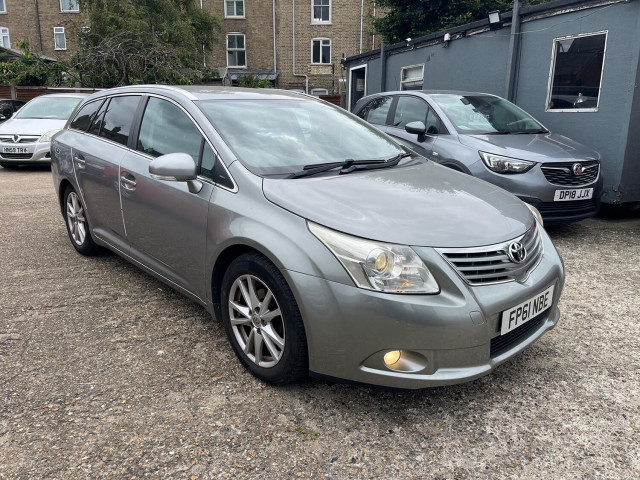TOYOTA AVENSIS 1.8 V-Matic TR