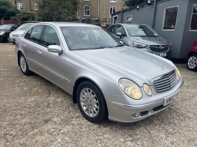 MERCEDES-BENZ E CLASS 2.6 E240 Elegance