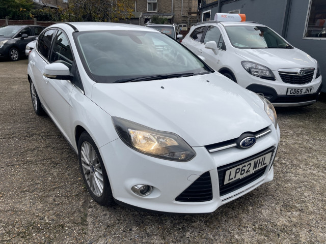FORD FOCUS 1.0 T EcoBoost Zetec